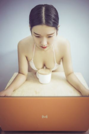 无颜之月免费